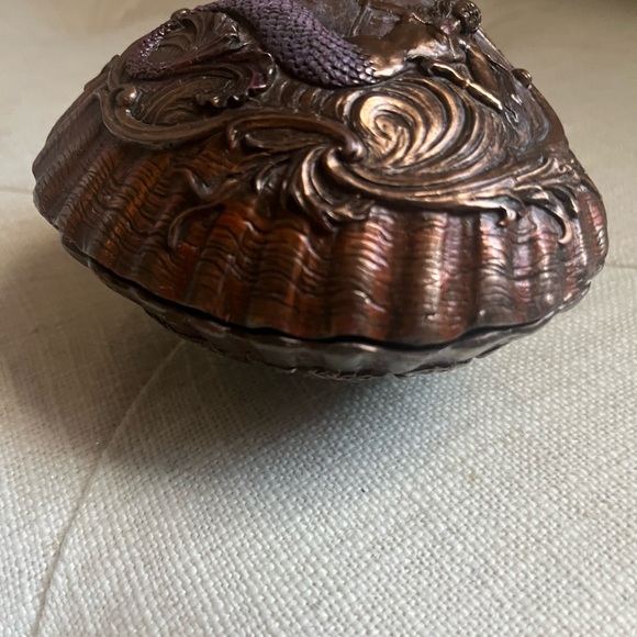 Vintage Mermaid Shell Trinket Box Cold Cast Resin Metallic Finiish - Picture 7 of 12